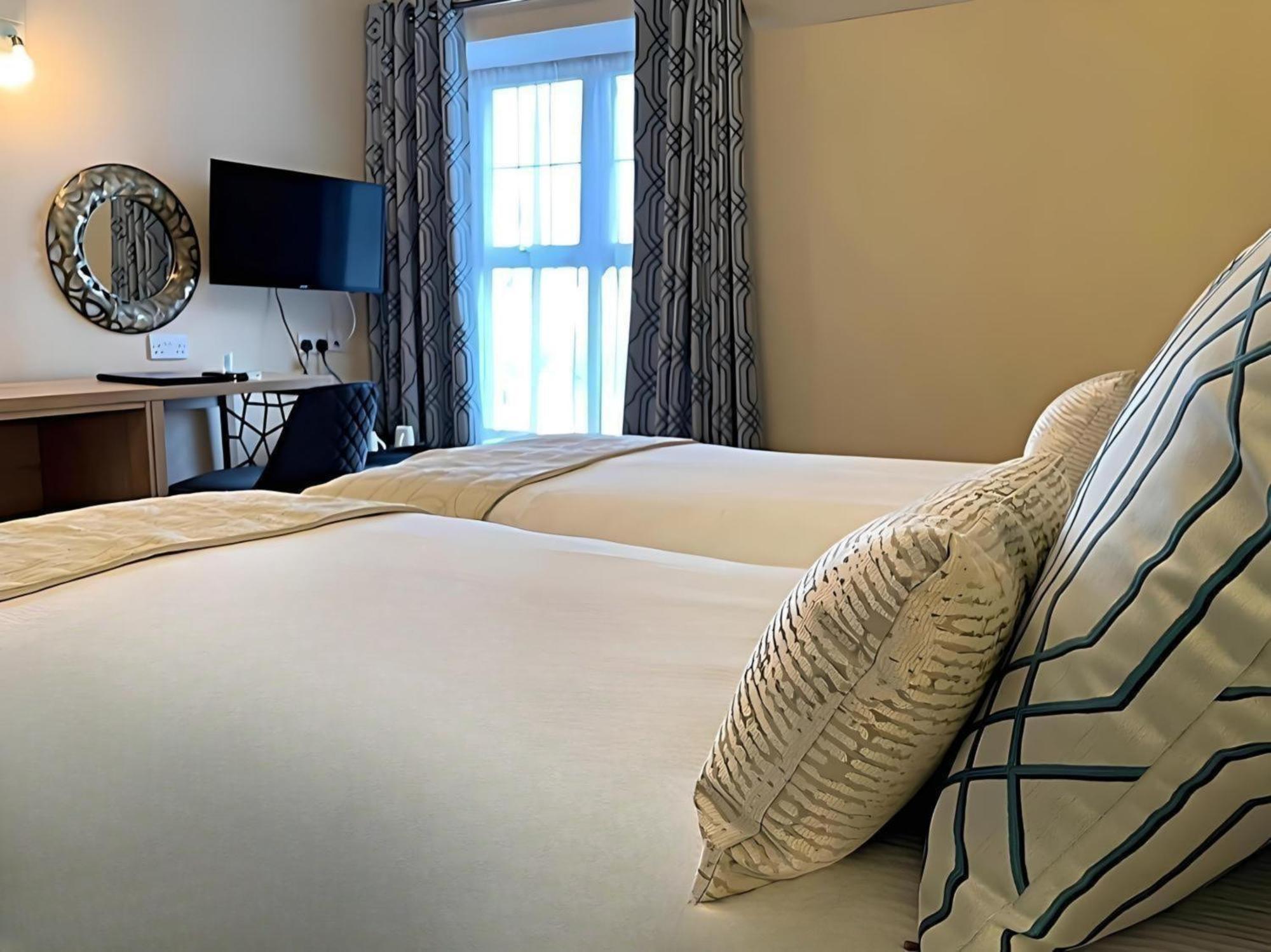 Caerwylan Hotel คริกเคียธ ภายนอก รูปภาพ