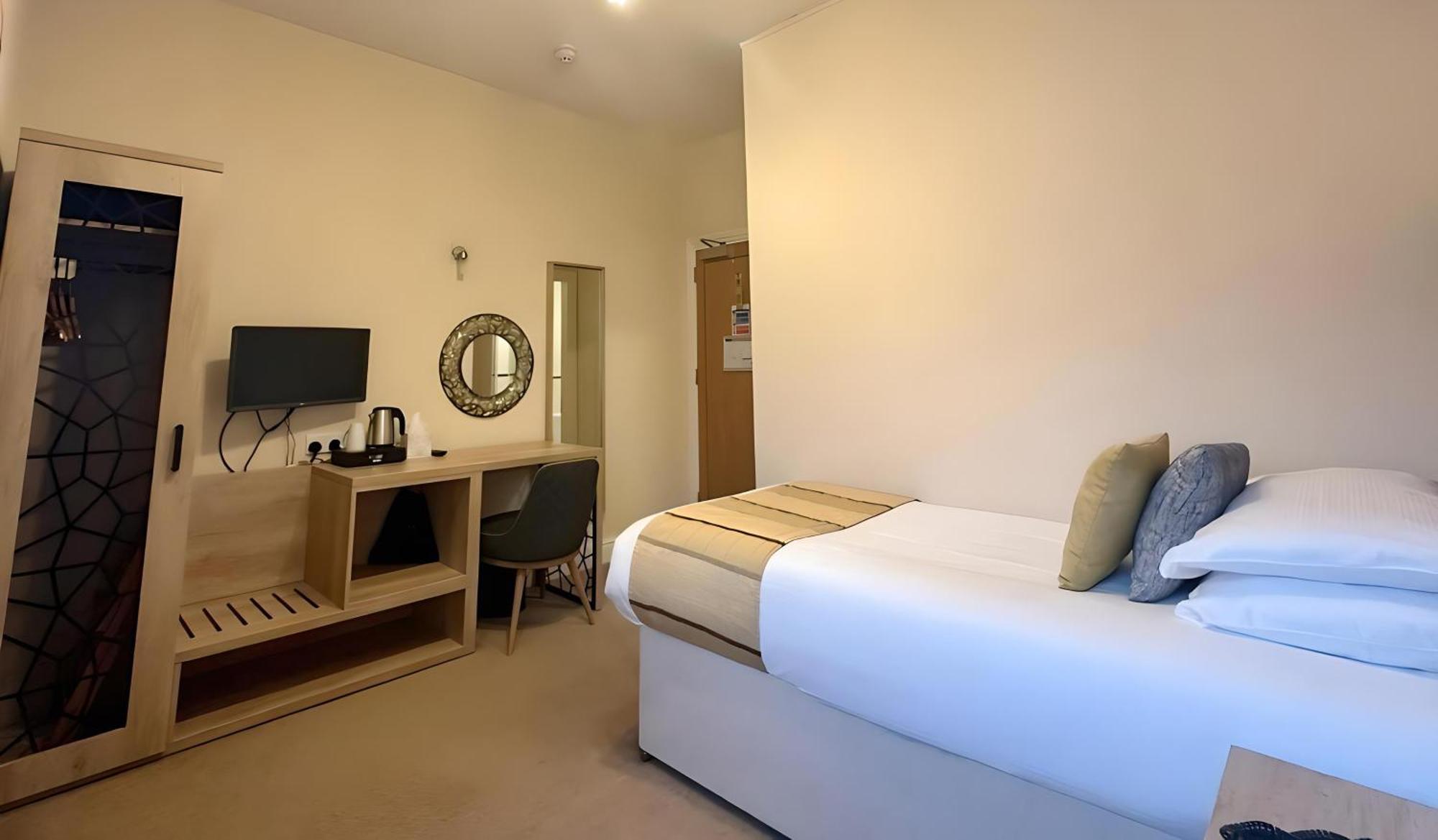 Caerwylan Hotel คริกเคียธ ภายนอก รูปภาพ